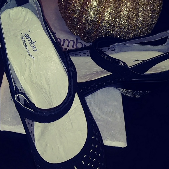 Shoes - Picture 1 of 5